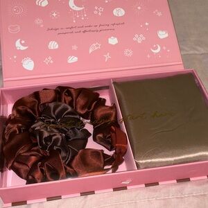 CALA Silky Dreams Gift Set - Satin Hair Accessories and 2 Pillow Cases NWT